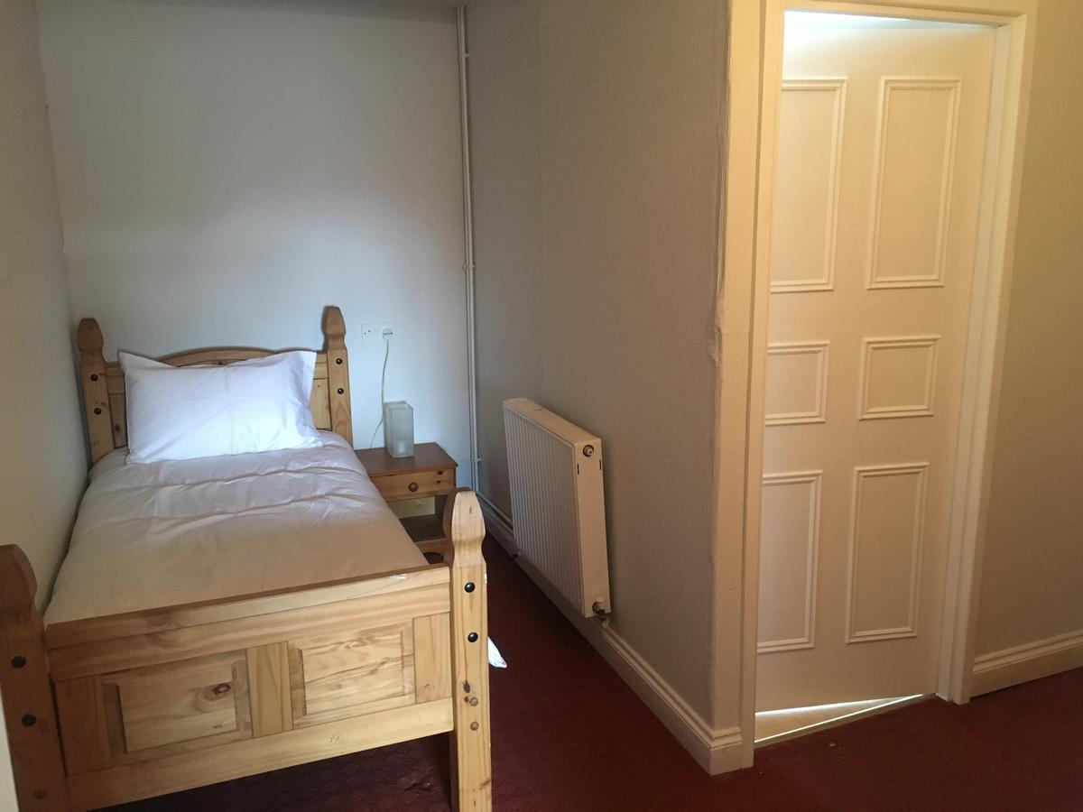 The Cross Keys Hotel Llanymynech Extérieur photo