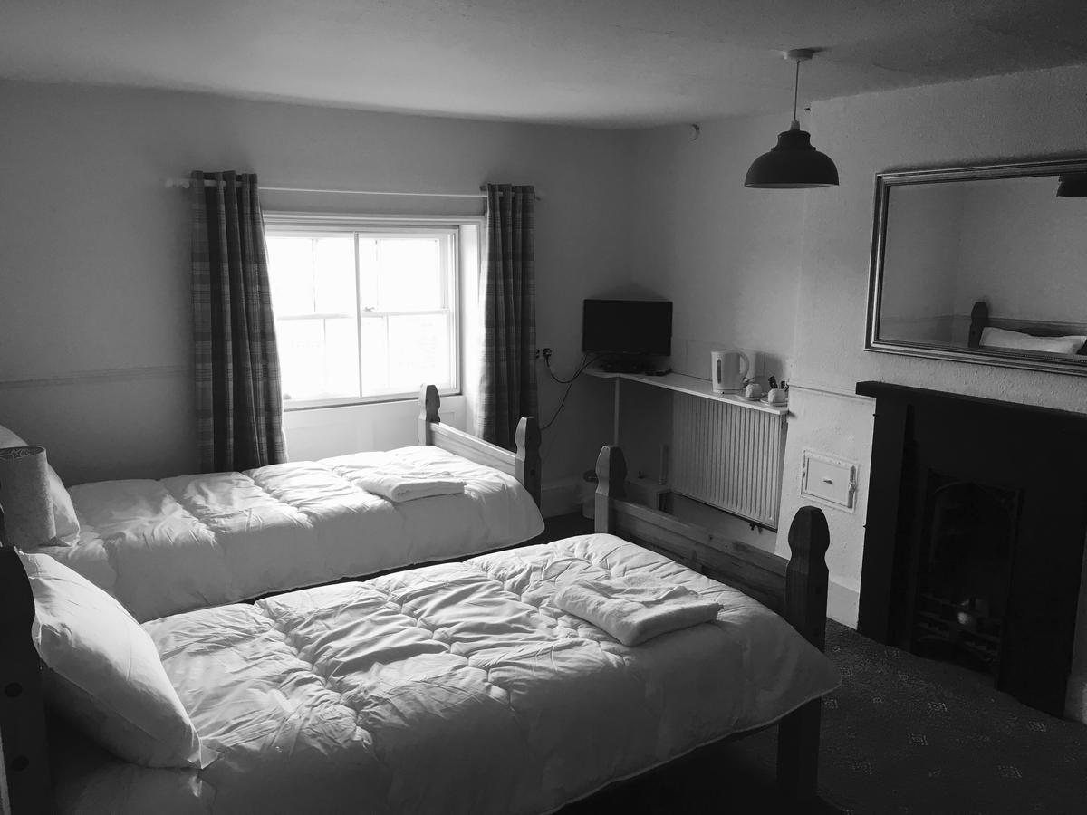The Cross Keys Hotel Llanymynech Extérieur photo