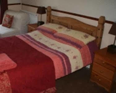 The Cross Keys Hotel Llanymynech Extérieur photo